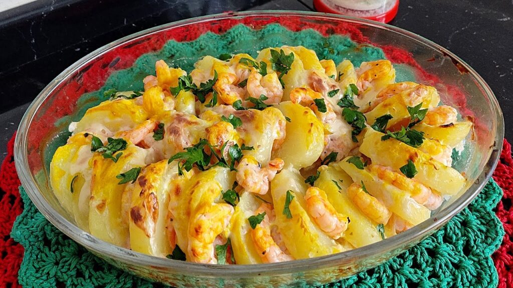 Batata gratinada com camarão